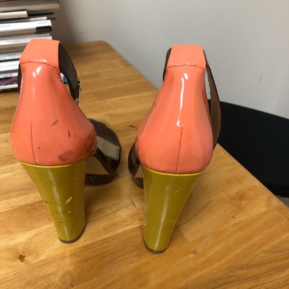 BCBG platform heels 8 1/2 - Picture 4 of 4